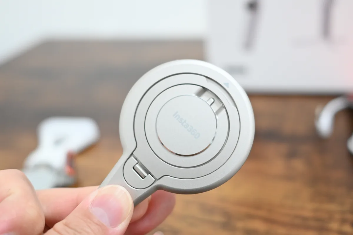Insta360 Flow 2 Proのマグネットスマホマウントの回転ロック部分