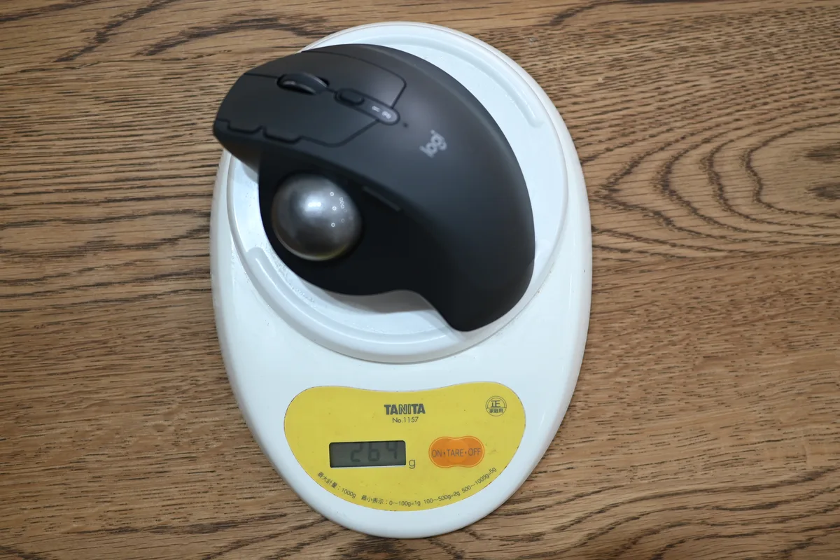 タニタのはかりで計量するMX ERGO Sの重さ