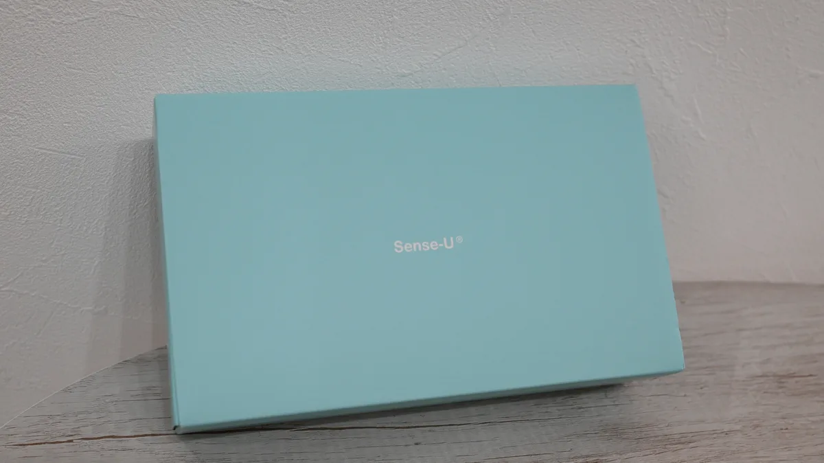 Sense-U Proの内箱（化粧箱）正面