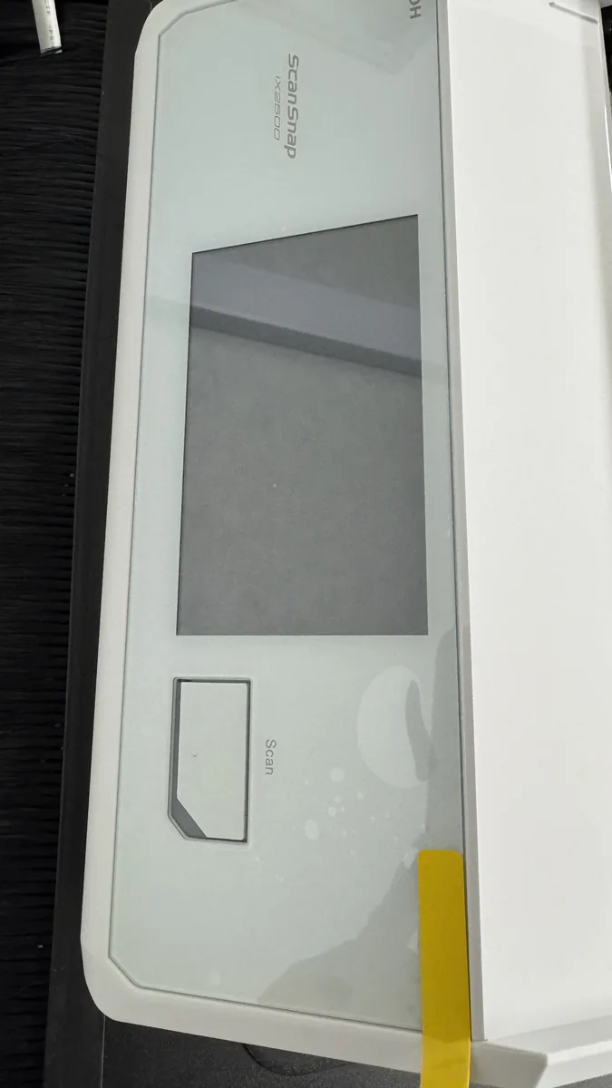 ScanSnap iX2500のタッチパネルとScanボタンのアップ