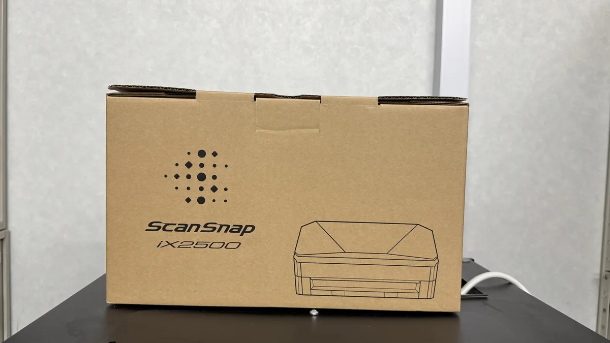 ScanSnap iX2500の外箱(長辺・正面)