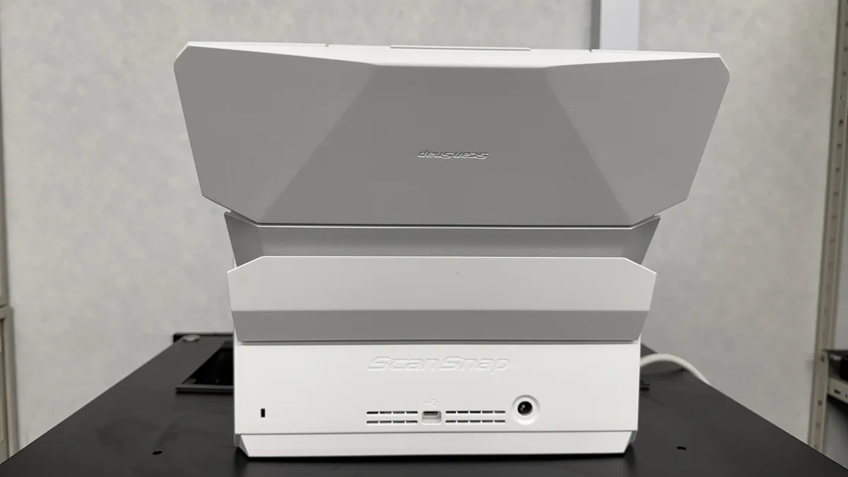 ScanSnap iX2500背面の端子部(USB Type-C・電源ジャック・セキュリティスロット)