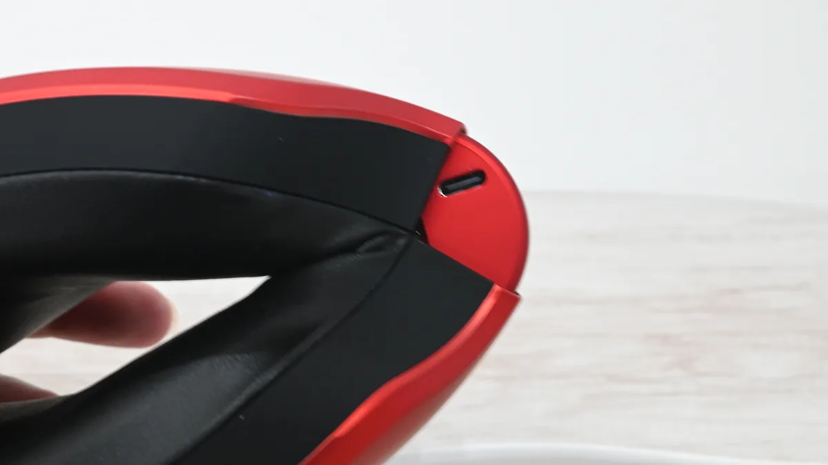 NIPLUX EYE RELAX SのUSB Type-C充電ポート