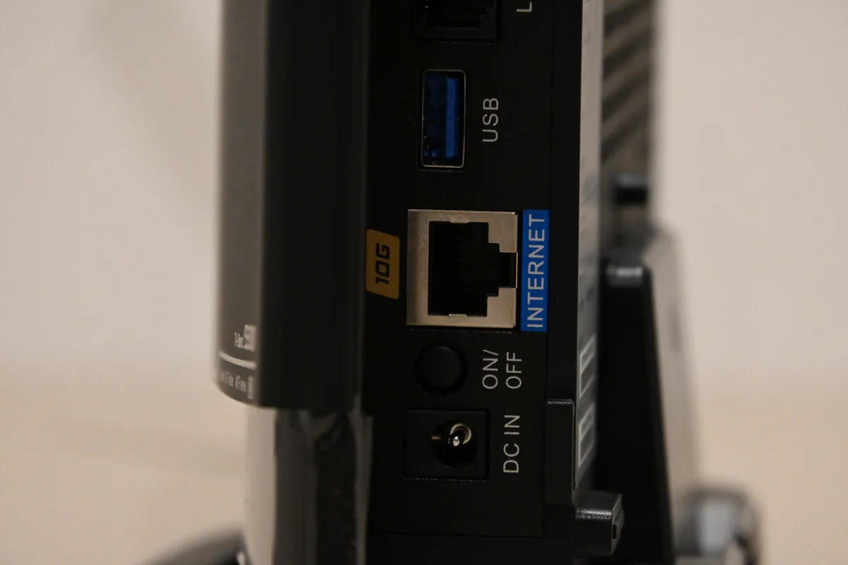 WXR9300BE6P/Nの10G対応INTERNETポートとUSBポートのアップ